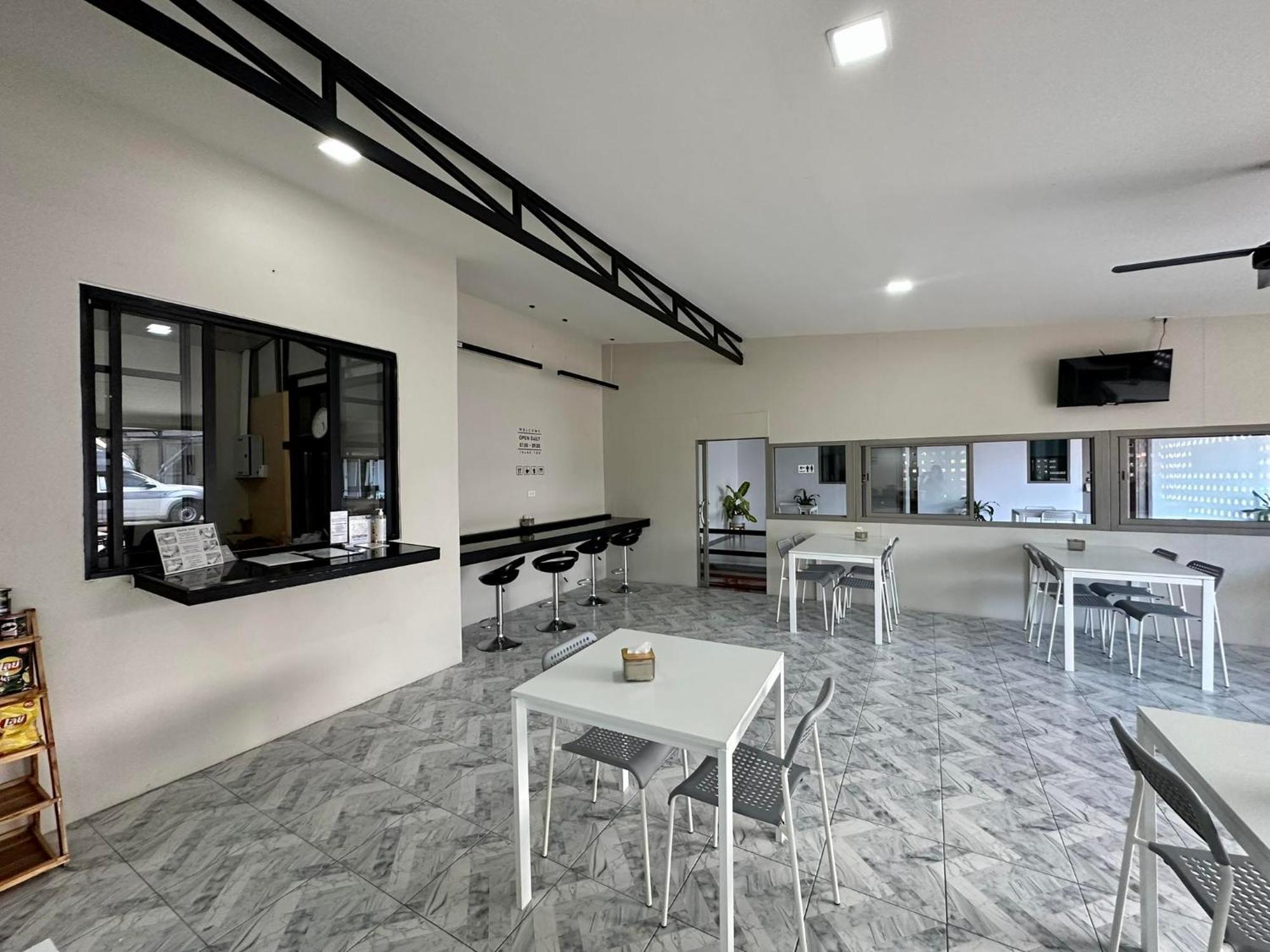 Bed and Breakfast Juni House Chumphon Esterno foto